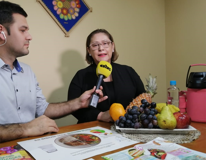 Mucha agua y más alimentos frescos en épocas de calor