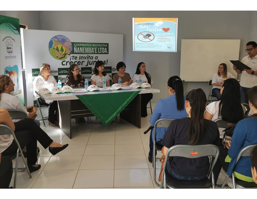 Desde hoy, se prohíben los saleros en la mesa en la ciudad de Limpio
