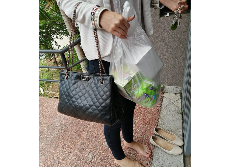 Al llegar a la casa, la desinfección de manos, ropas y calzados es clave