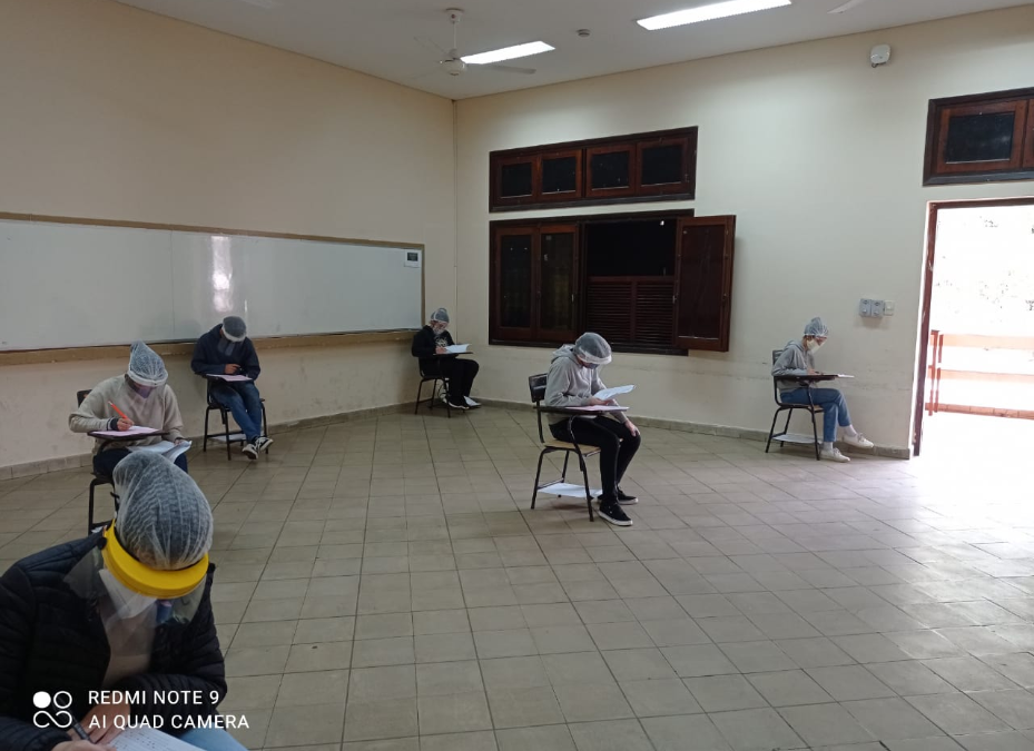 Con estricto protocolo, estudiantes rinden su último examen de ingreso para Odontología UNA