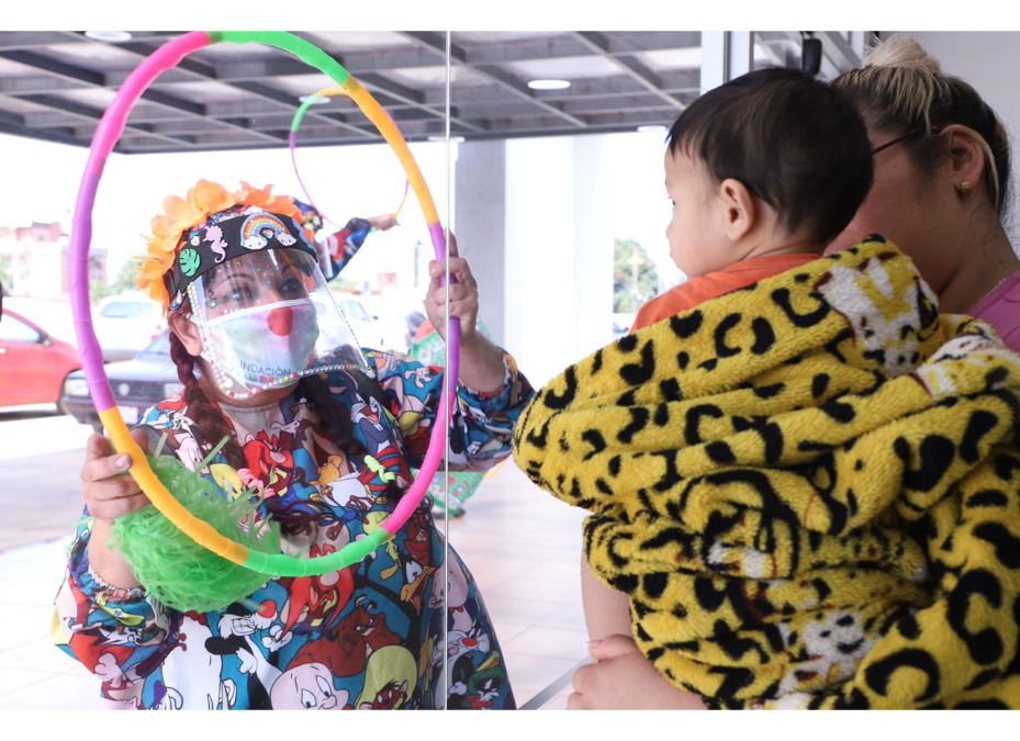 #Payasonrisas: con música y alegría motivan a los pacientes a seguir luchando