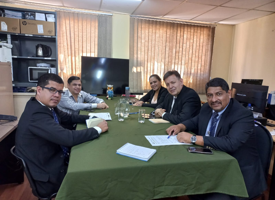 Coordinan trabajos para fortalecer la vigilancia y control de viajeros