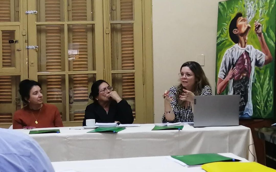 Advertencias gráficas en productos de tabaco deben ser grandes, claras y repulsivas