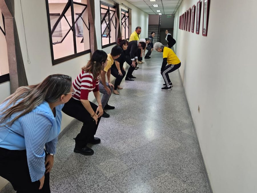 Pausas activas: estiramientos que mejoran la concentración y productividad en el trabajo