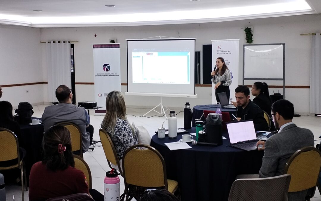 Capacitan al personal de salud en el uso de sistema para la vigilancia de enfermedades no transmisibles