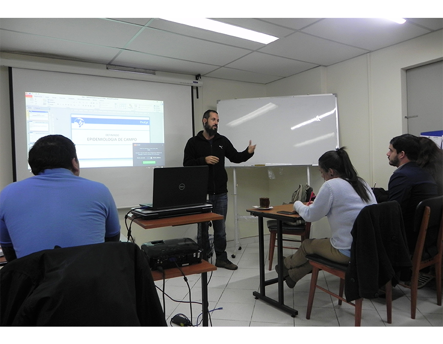 Curso de entrenamiento en epidemiología de campo se desarrolla con experto brasileño