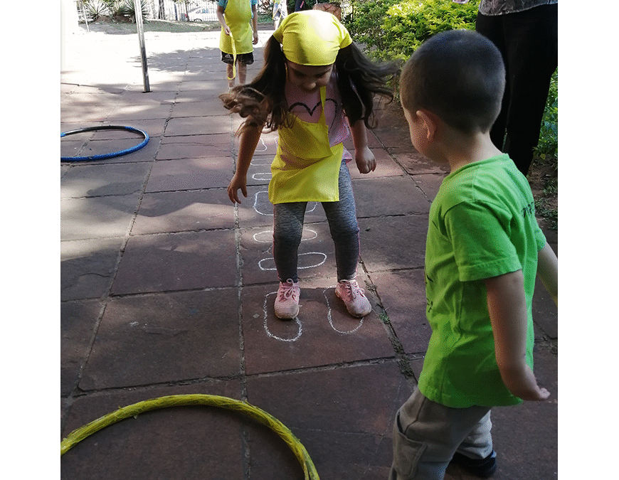 Bailes, juegos y circuitos, una forma divertida de hacer actividad física en cuarentena