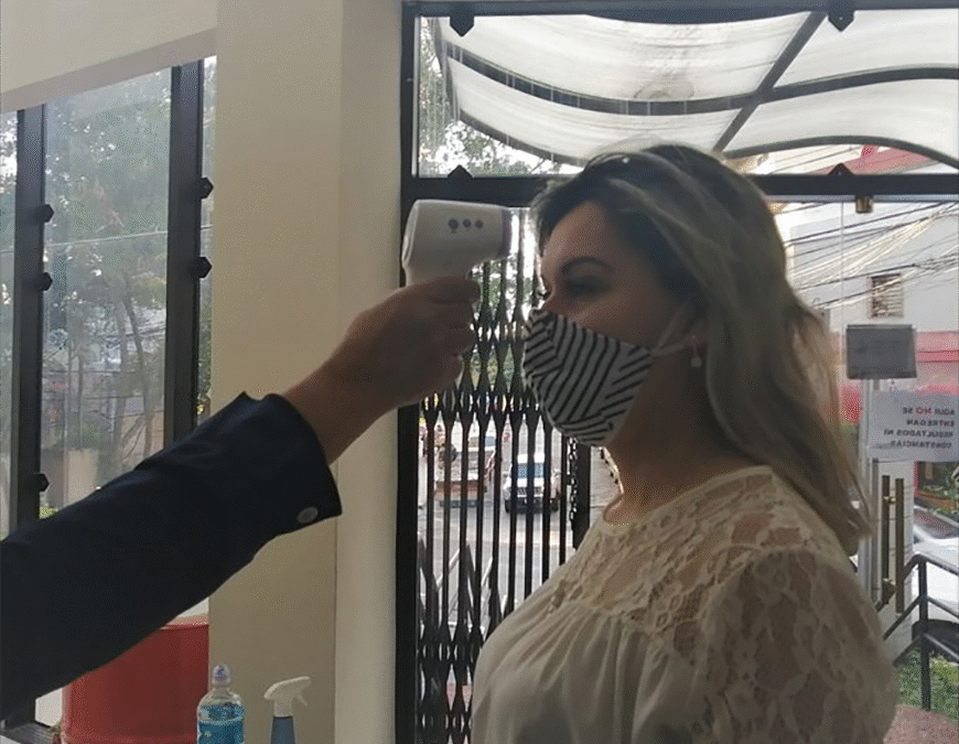 ¿Cuál es el sitio correcto para medir la temperatura corporal con el termómetro infrarrojo?