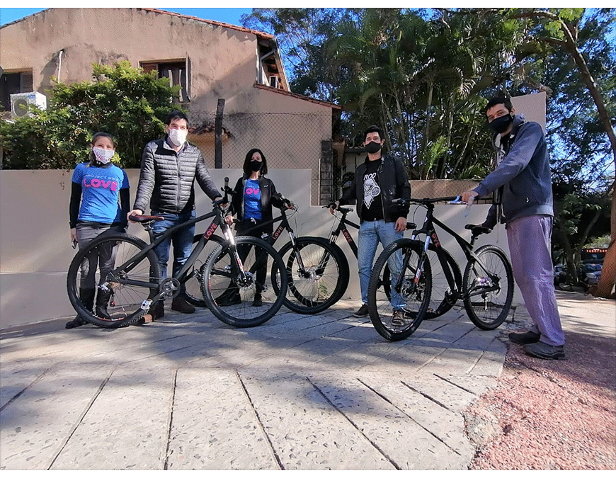 Donan bicicletas que facilitarán trabajo de epidemiólogos en comunidades de difícil acceso