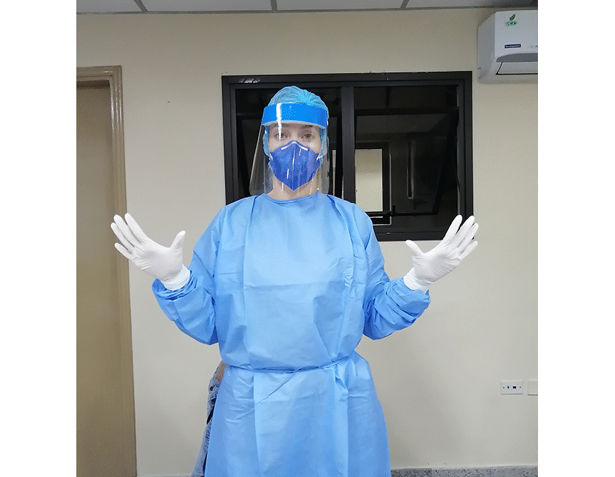 Entrenan a médicos voluntarios en el uso adecuado de equipos de protección individual