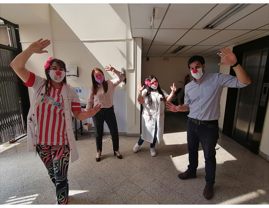 Equipos de protección para las doctoras payasonrisa