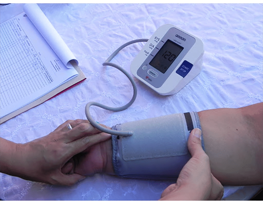 Tres de cada diez personas corren riesgo de tener COVID-19 grave debido a su condición de base