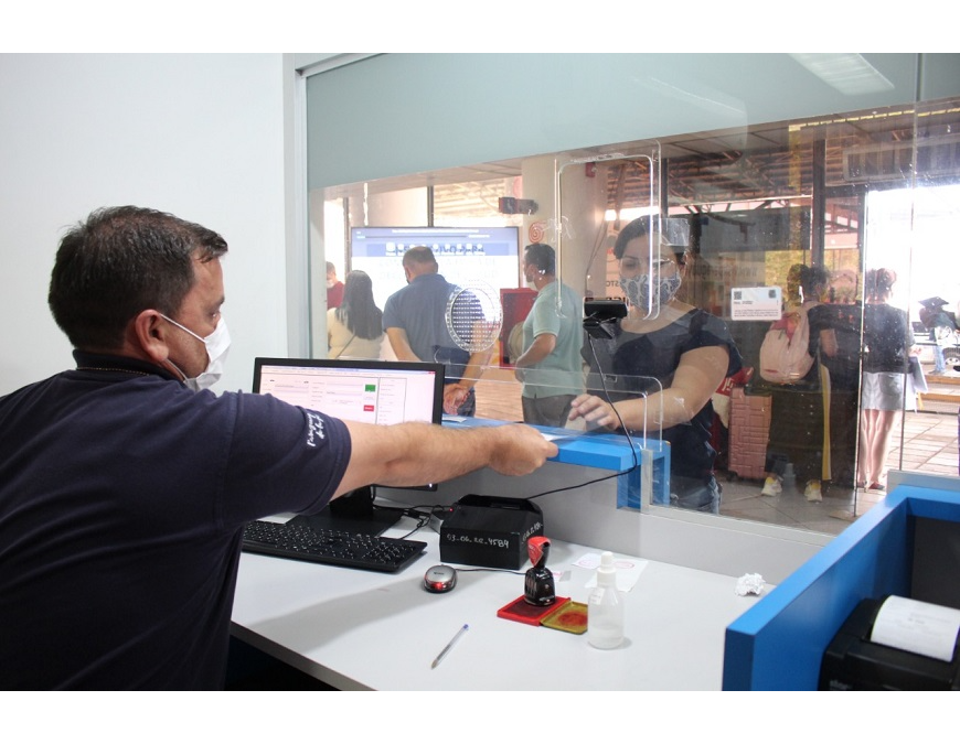 Intentaron viajar con pruebas de PCR falsas