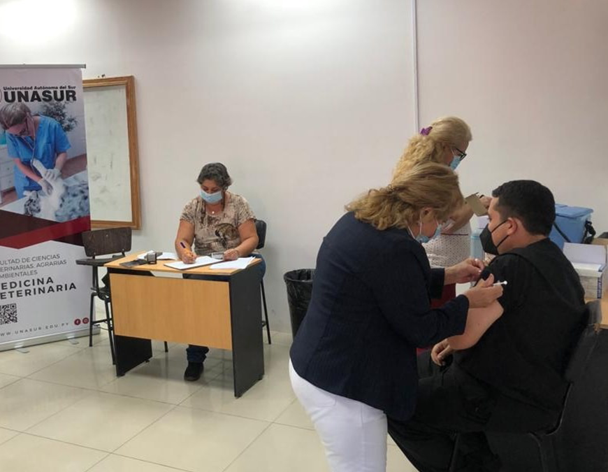 Realizan vacunación antirrábica preexposición a estudiantes de veterinaria